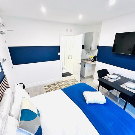 London 58 Blue House City Center Studio, Top Spot Bagian luar foto