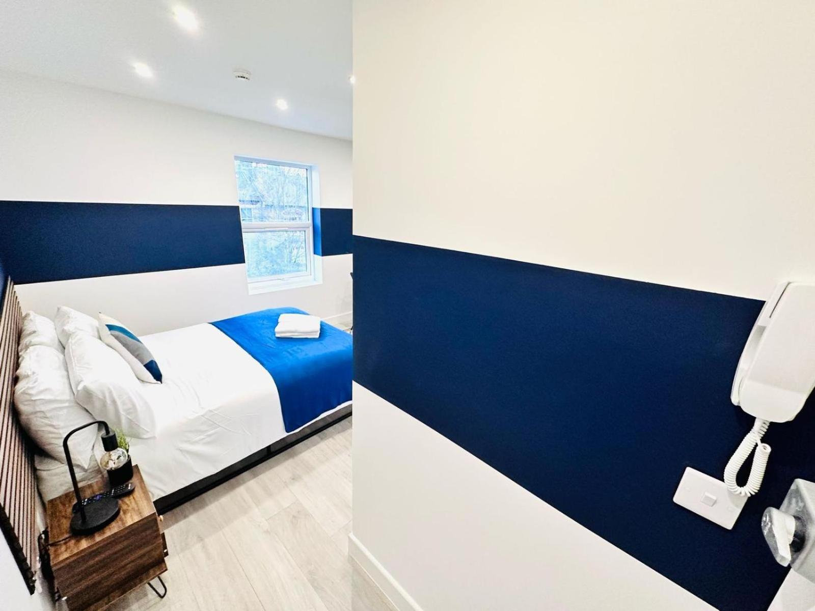 London 58 Blue House City Center Studio, Top Spot Bagian luar foto