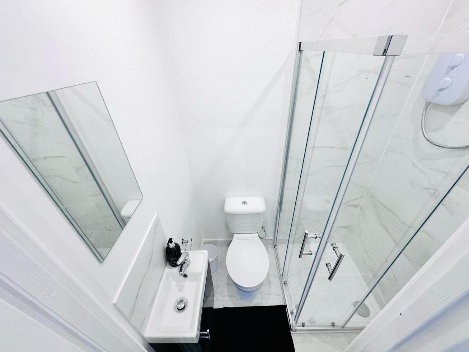 London 58 Blue House City Center Studio, Top Spot Bagian luar foto