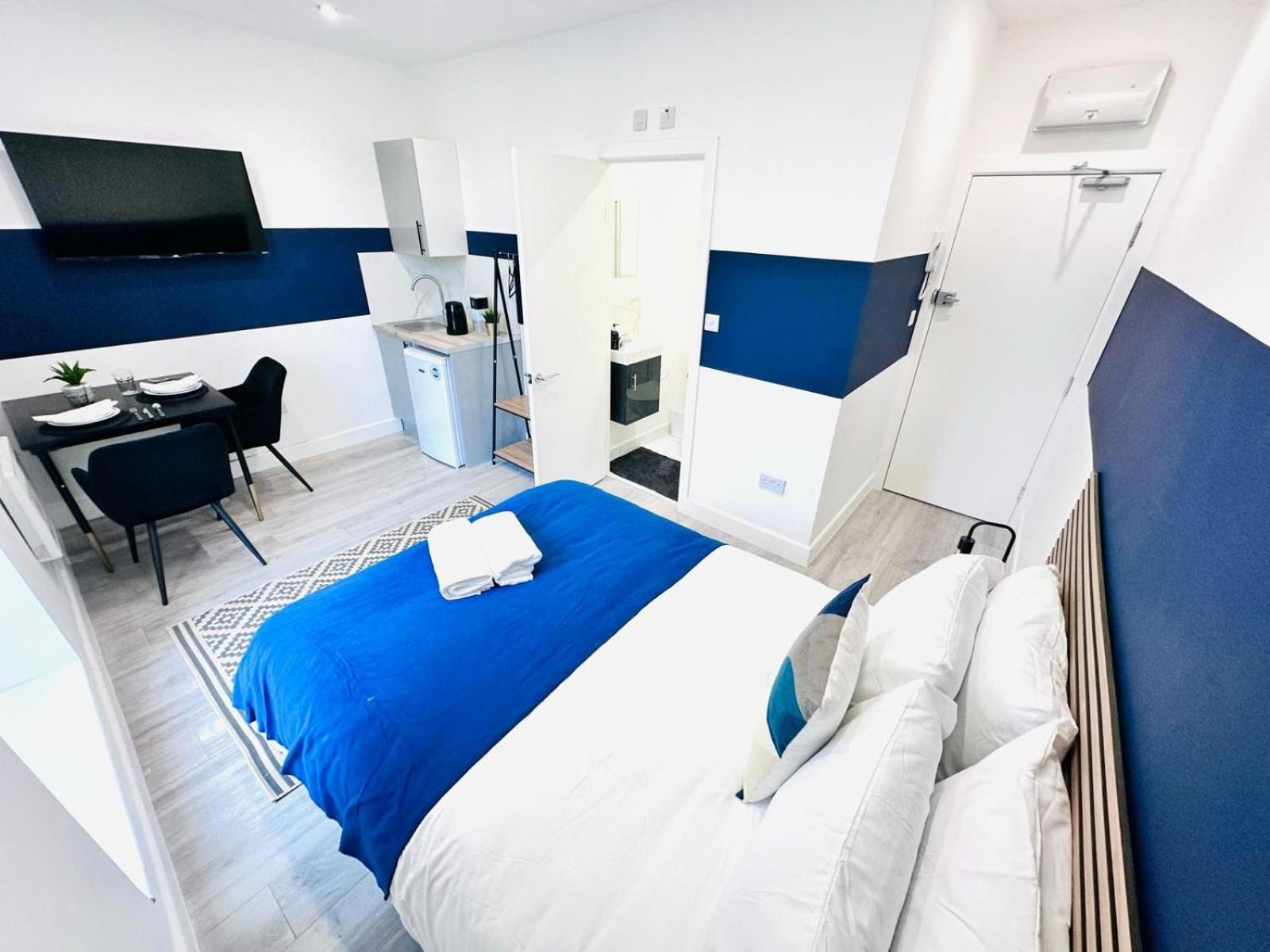 London 58 Blue House City Center Studio, Top Spot Bagian luar foto