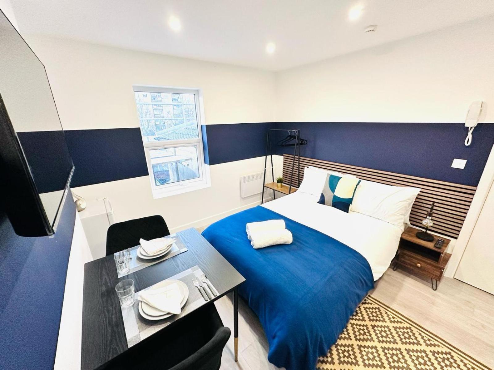 London 58 Blue House City Center Studio, Top Spot Bagian luar foto