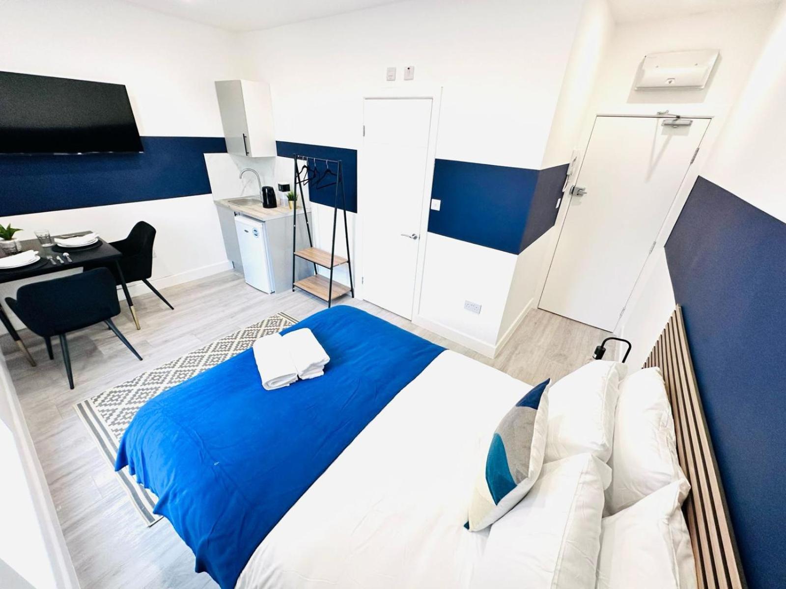 London 58 Blue House City Center Studio, Top Spot Bagian luar foto