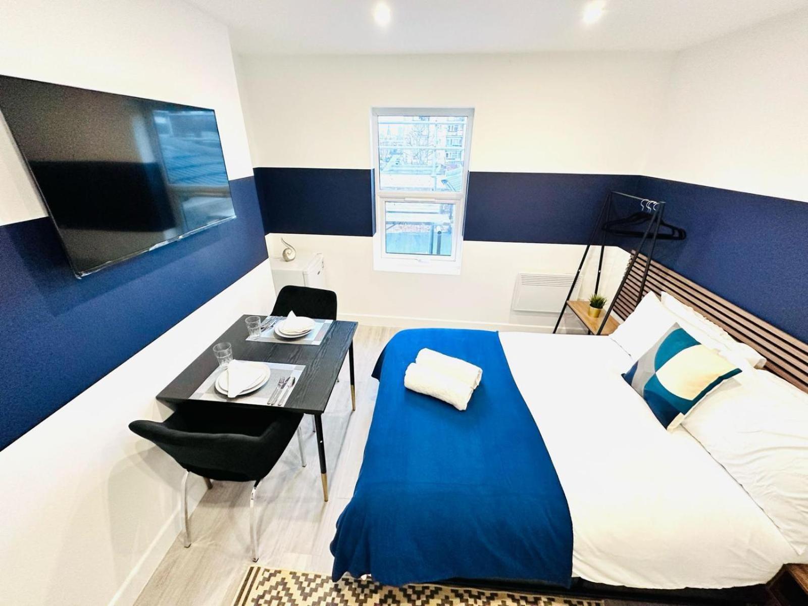 London 58 Blue House City Center Studio, Top Spot Bagian luar foto