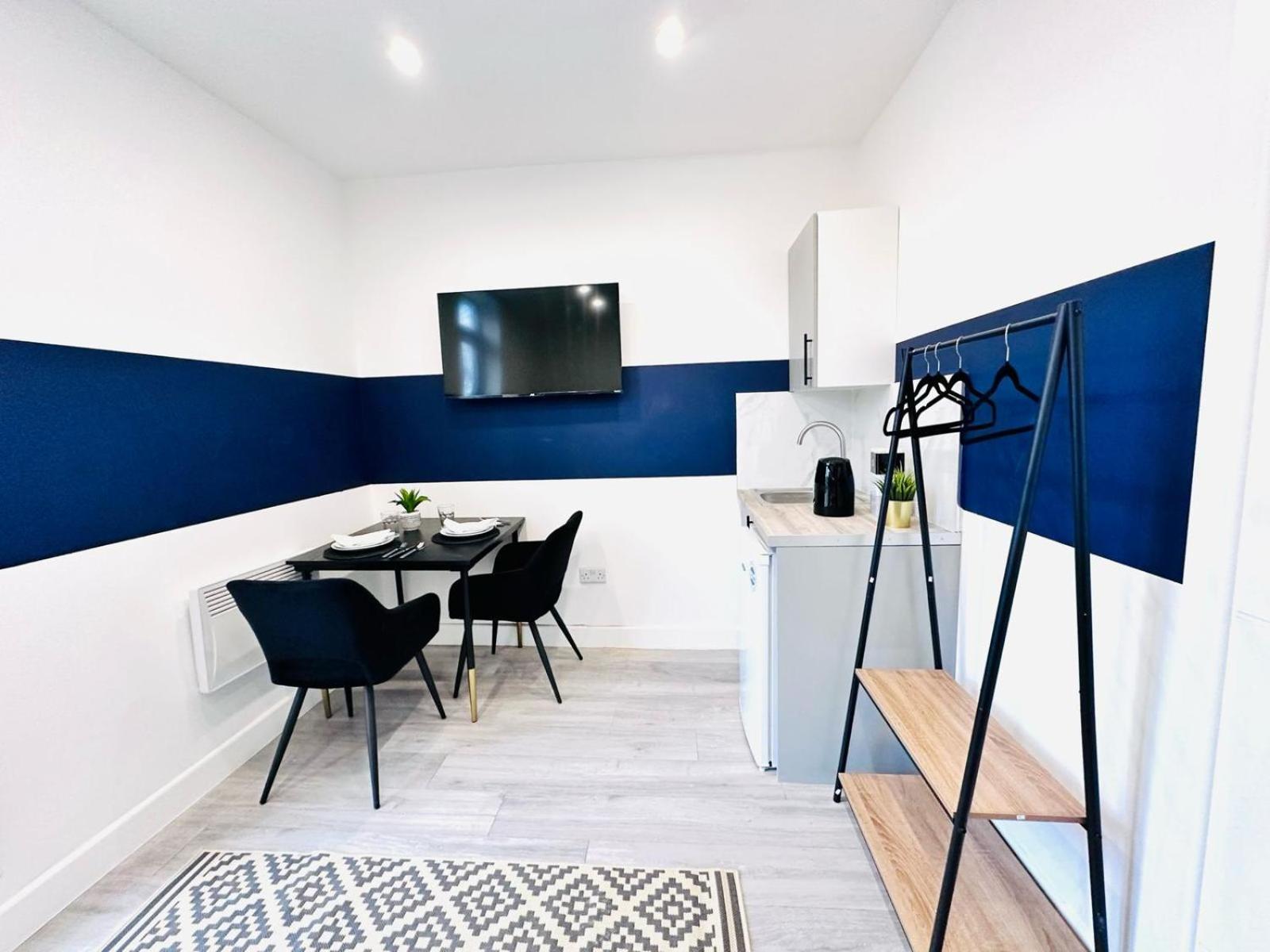 London 58 Blue House City Center Studio, Top Spot Bagian luar foto