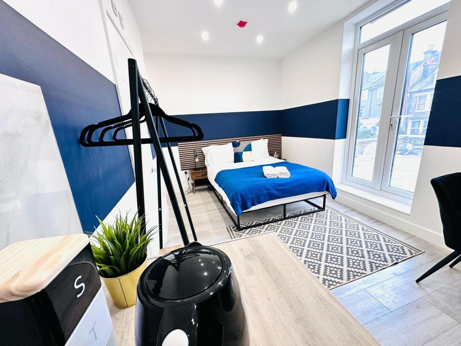 London 58 Blue House City Center Studio, Top Spot Bagian luar foto