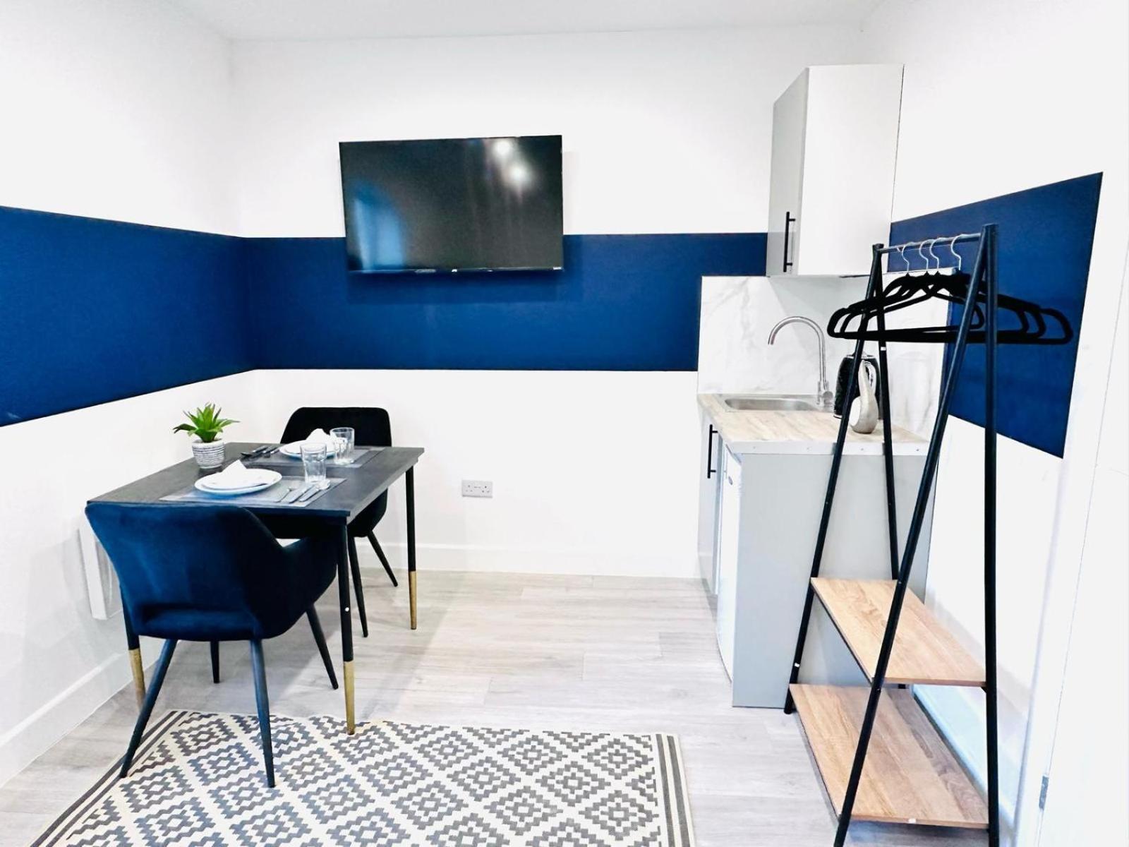 London 58 Blue House City Center Studio, Top Spot Bagian luar foto