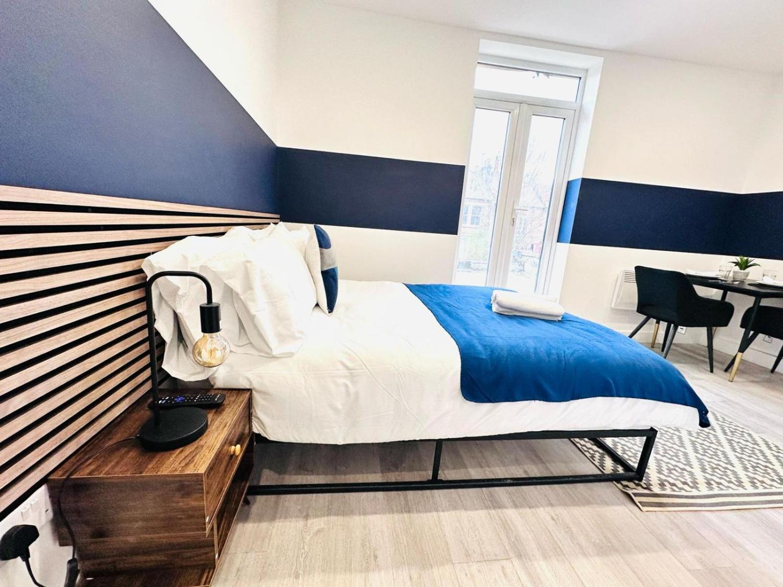 London 58 Blue House City Center Studio, Top Spot Bagian luar foto