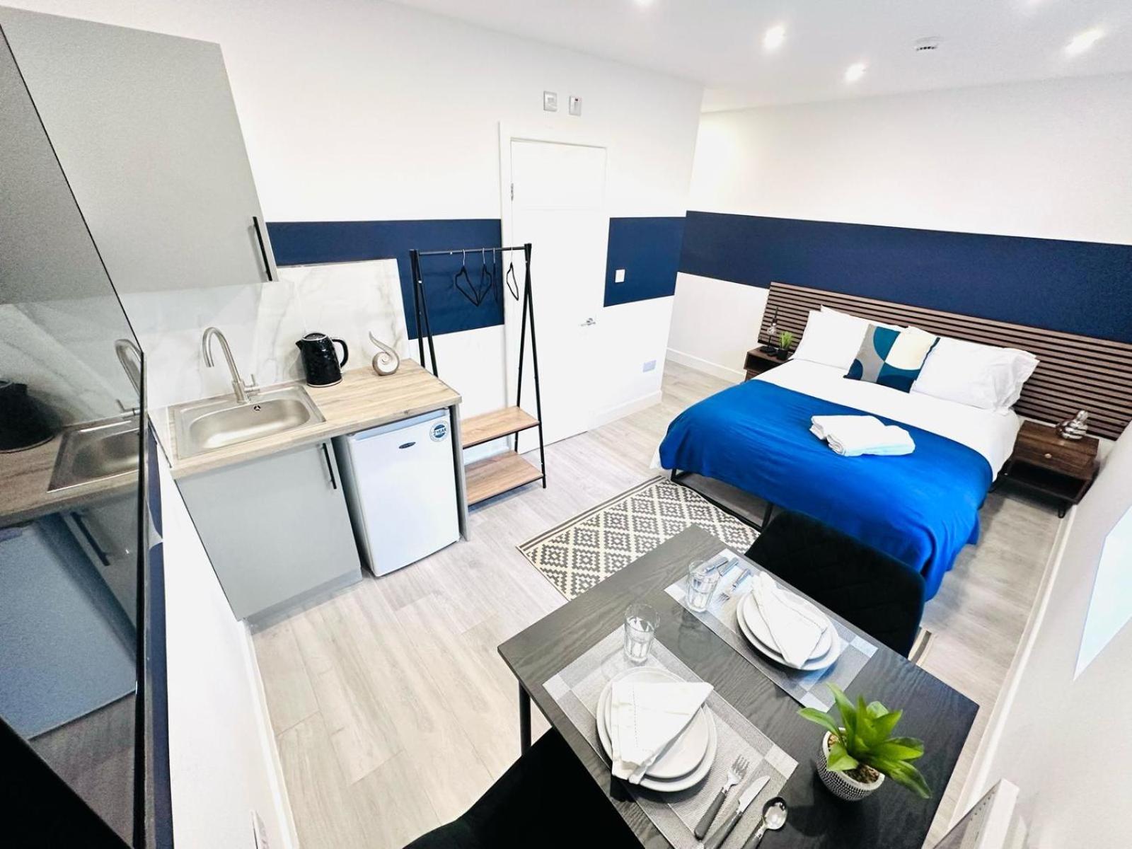 London 58 Blue House City Center Studio, Top Spot Bagian luar foto