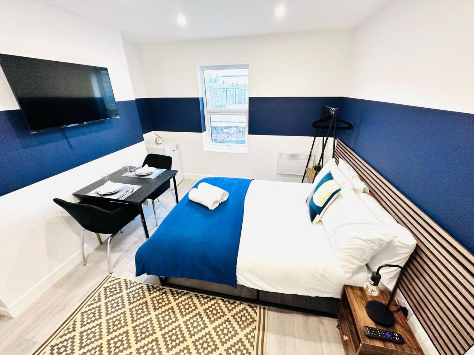 London 58 Blue House City Center Studio, Top Spot Bagian luar foto