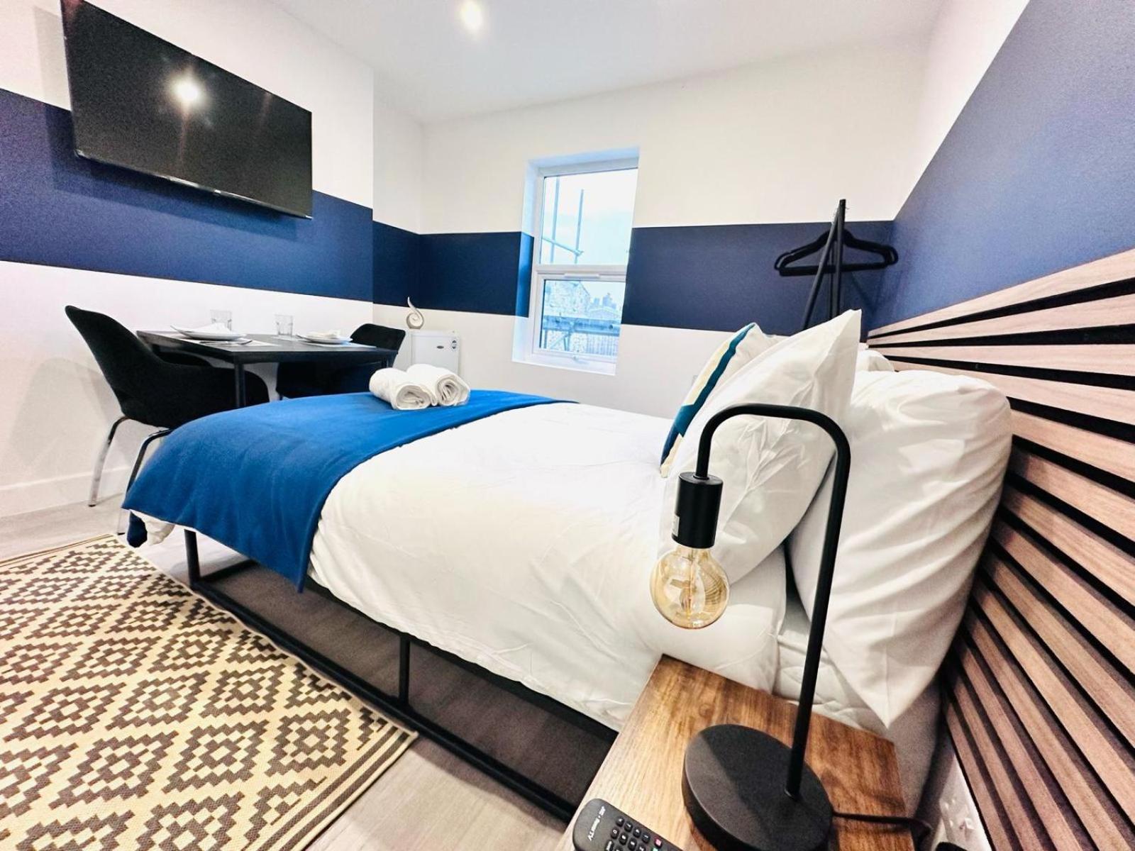 London 58 Blue House City Center Studio, Top Spot Bagian luar foto