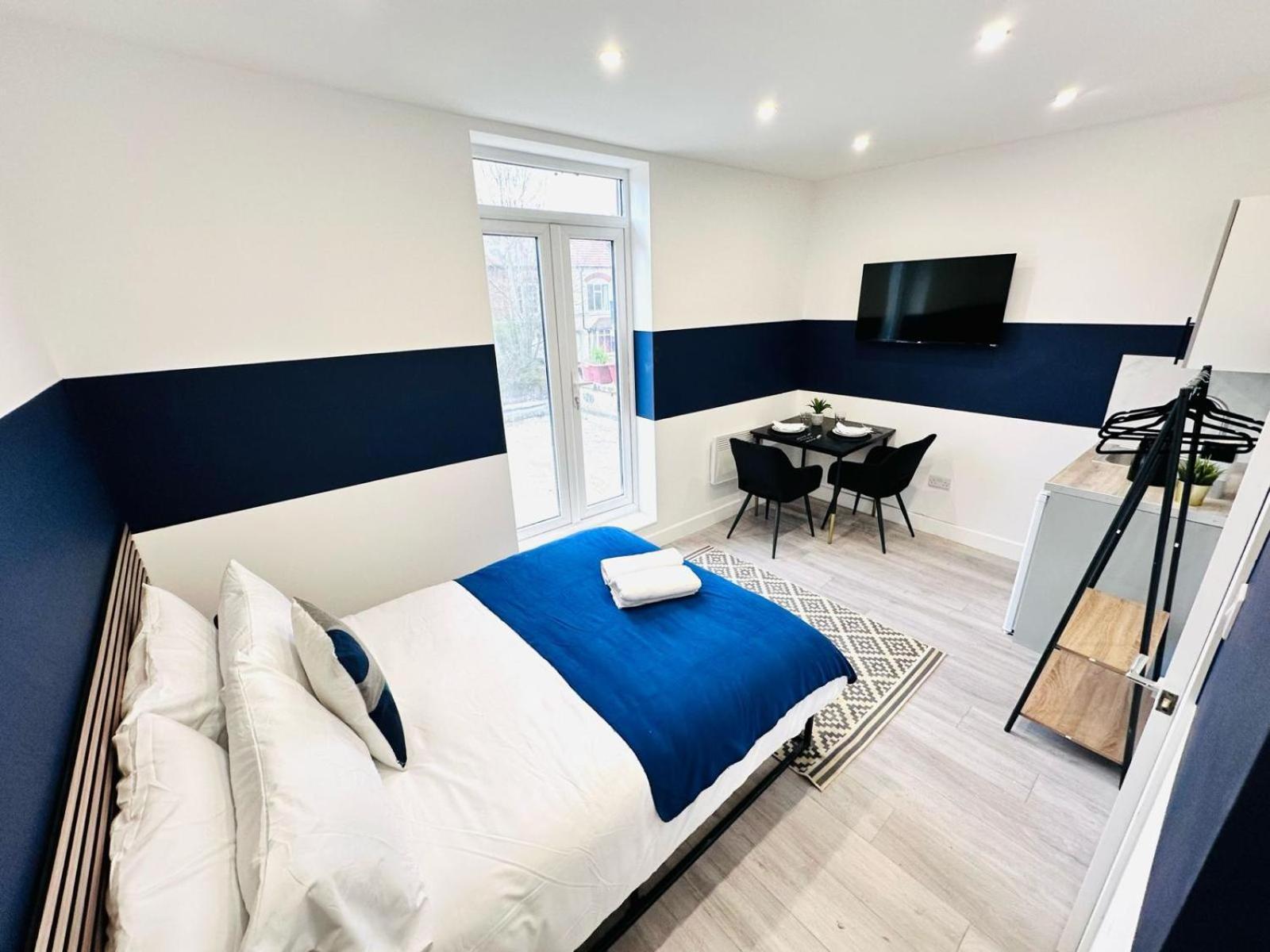 London 58 Blue House City Center Studio, Top Spot Bagian luar foto