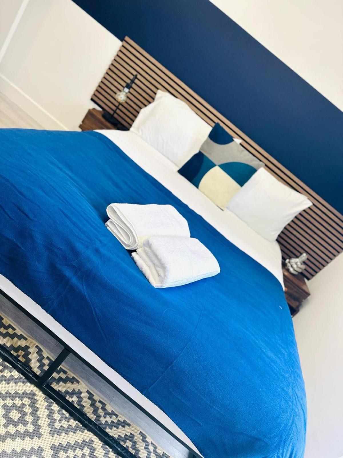 London 58 Blue House City Center Studio, Top Spot Bagian luar foto