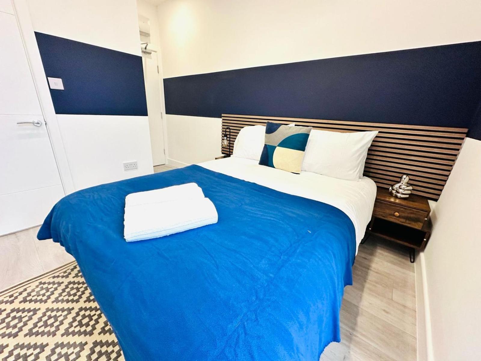 London 58 Blue House City Center Studio, Top Spot Bagian luar foto